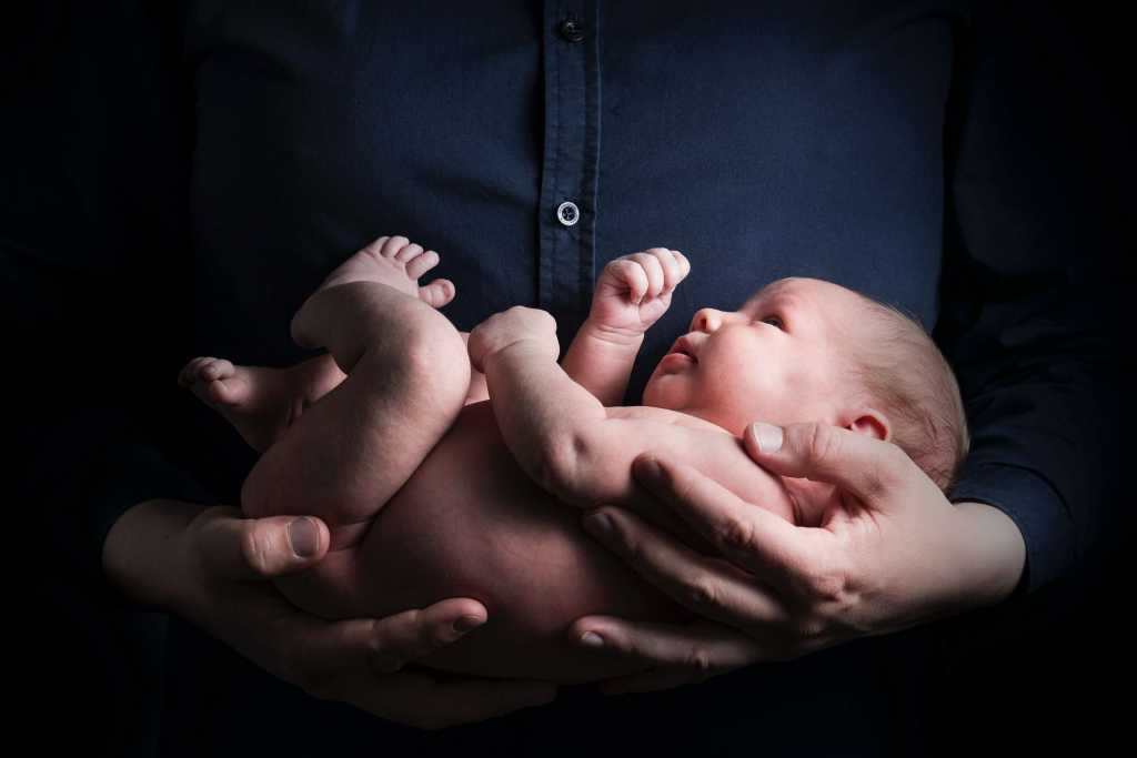 Is Your Baby Behind? Key Signs Of Delayed Physical Development In Infancy - mn8g8xw