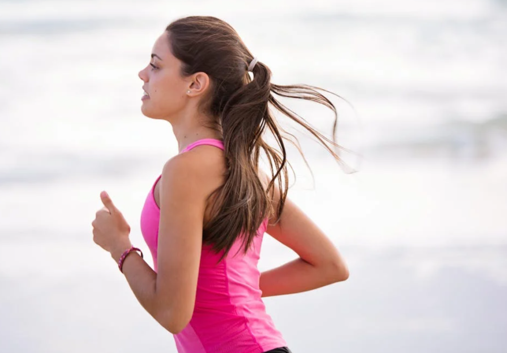Γυναίκα τρέχει
