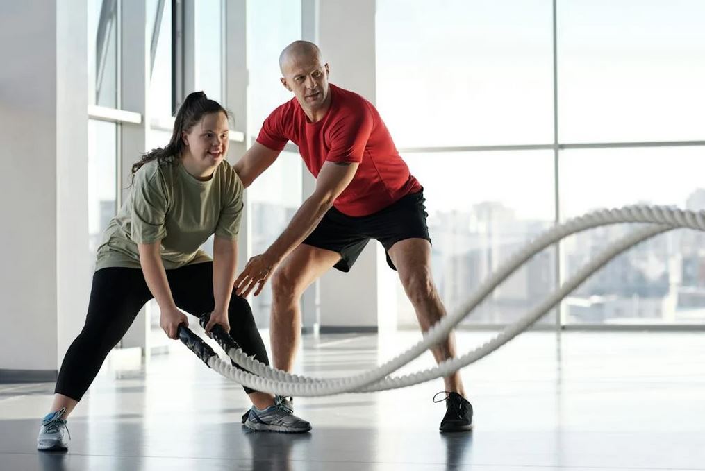 Κοπέλα με σύνδρομο Down κάνει γυμναστική